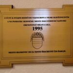 Hlohovský zámok a jeho kaplnka má späť pamätnú tabuľku. zdroj: Mesto Hlohovec